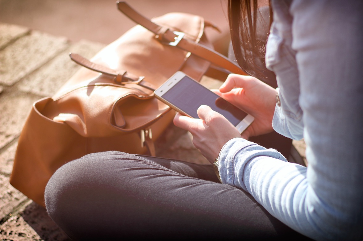 Cliomakeup-sindrome-cellulare-always-on-controllo-email
